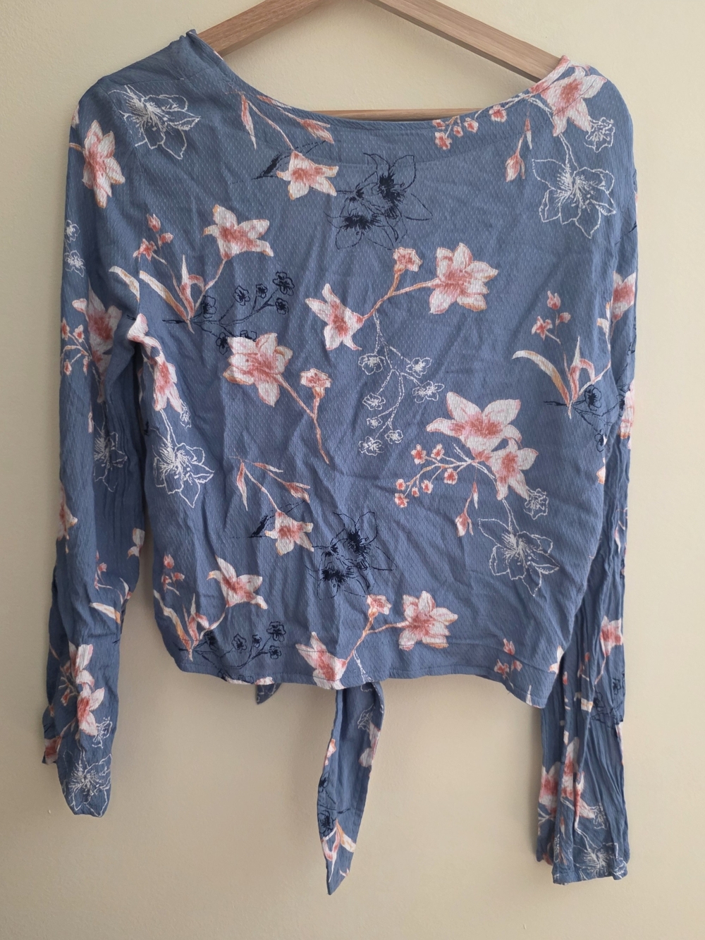 Roxy Blue Floral Tie-Front V-Neck Blouse - Picture 4 of 4